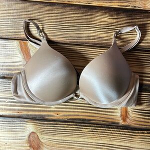 Victoria's Secret Cream Size 32A Bombshell Plunge Bra